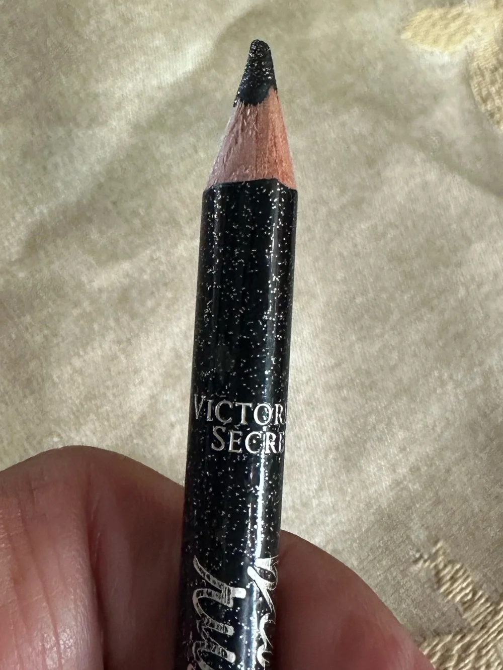 Victoria's Secret Beauty Rush Gilded Glow Eye Liner Pencil In Black Magic.
